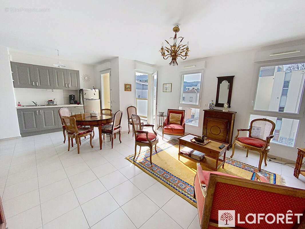 Appartement à FONTAINES-SUR-SAONE