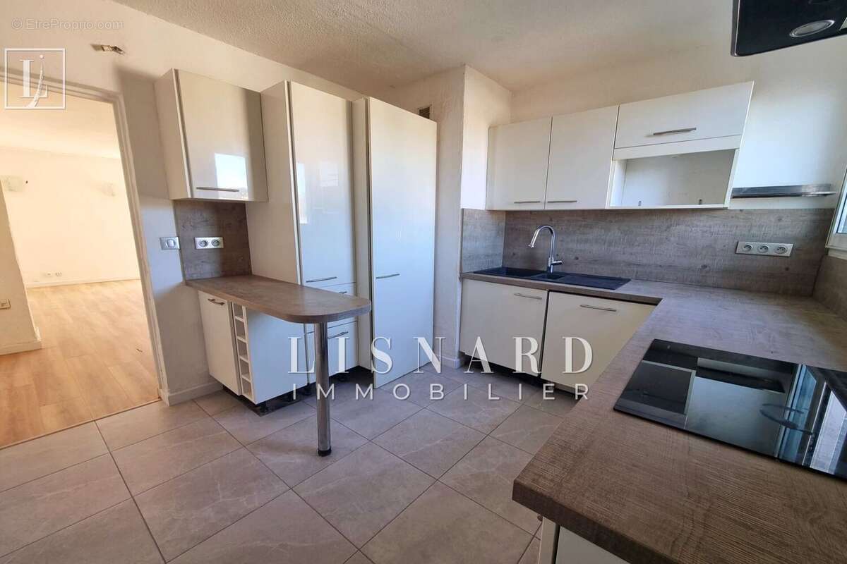 Appartement à VALLAURIS