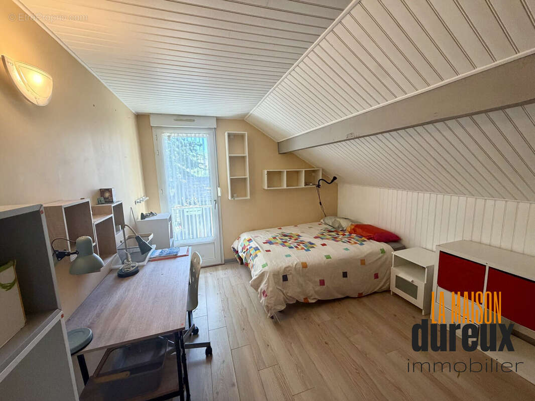 Maison 163 m² à Arc-Les-Gray  - photo 5