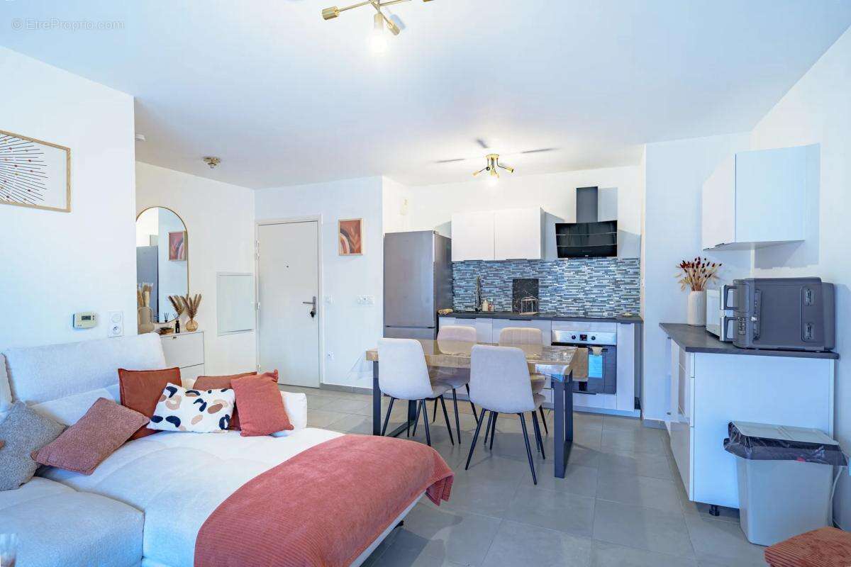 Appartement à MARSEILLE-4E