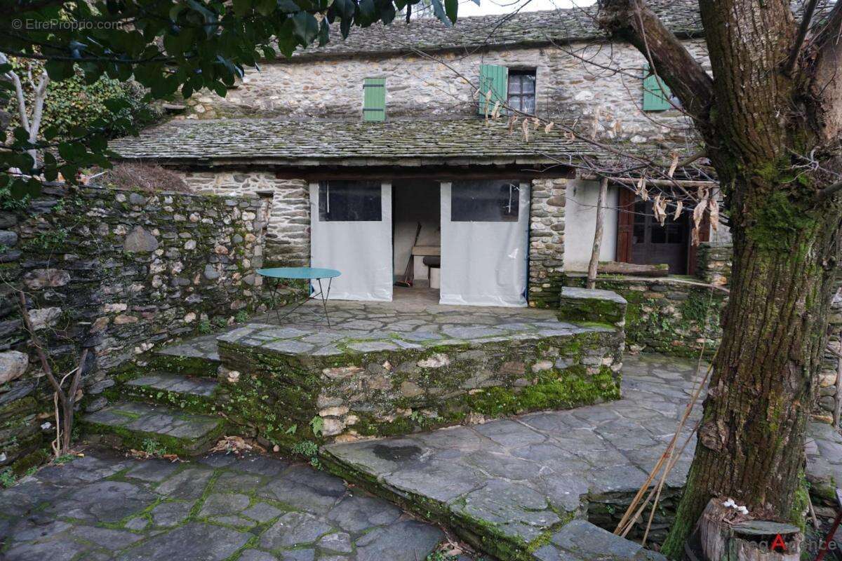 Maison à SAINT-GERMAIN-DE-CALBERTE