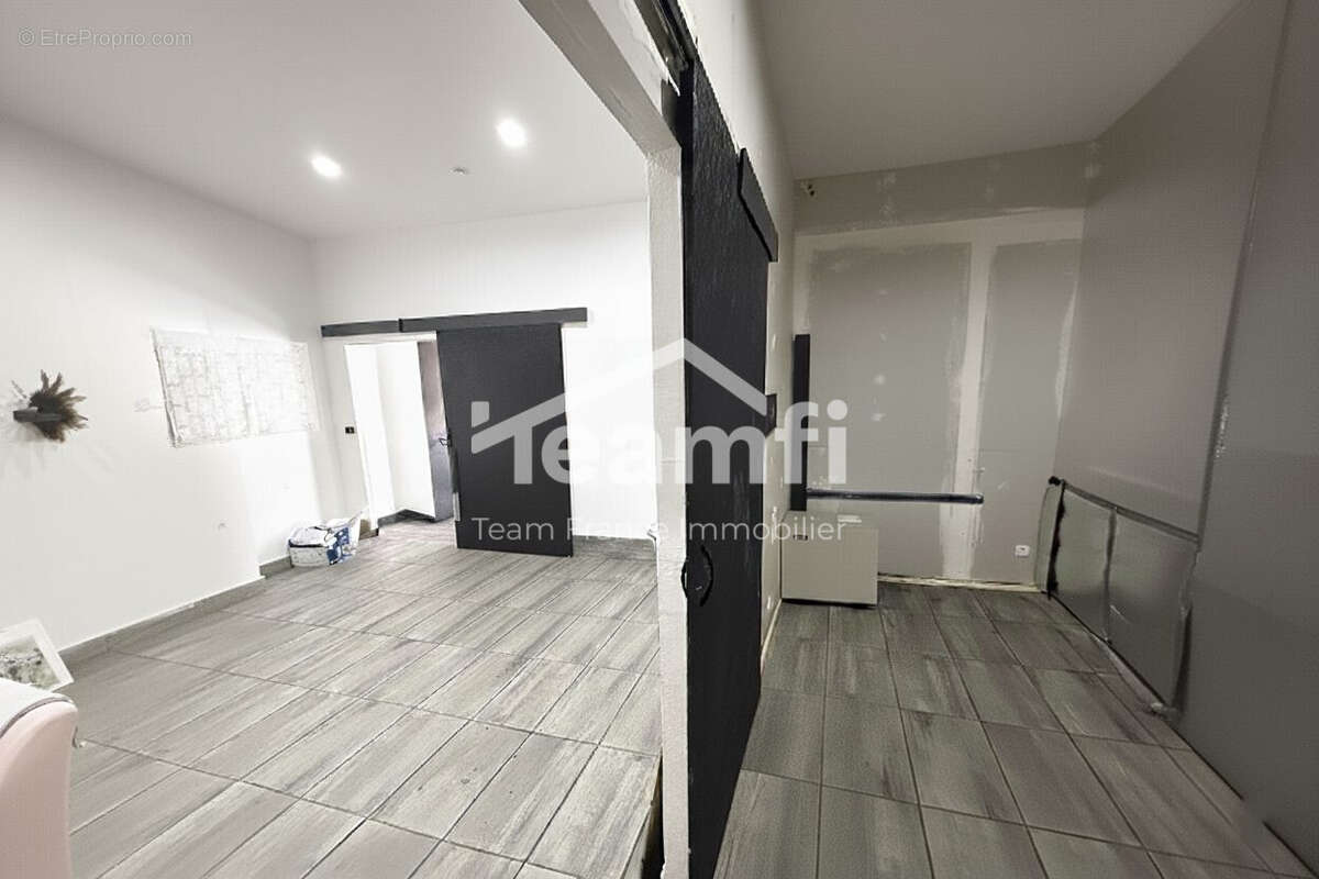 Local réserve - Commerce à LESNEVEN