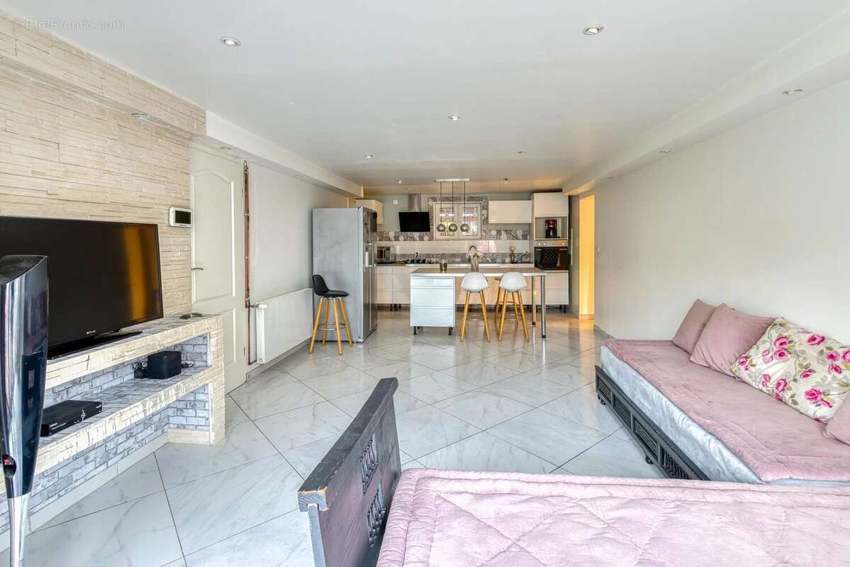 Maison à PERONNAS