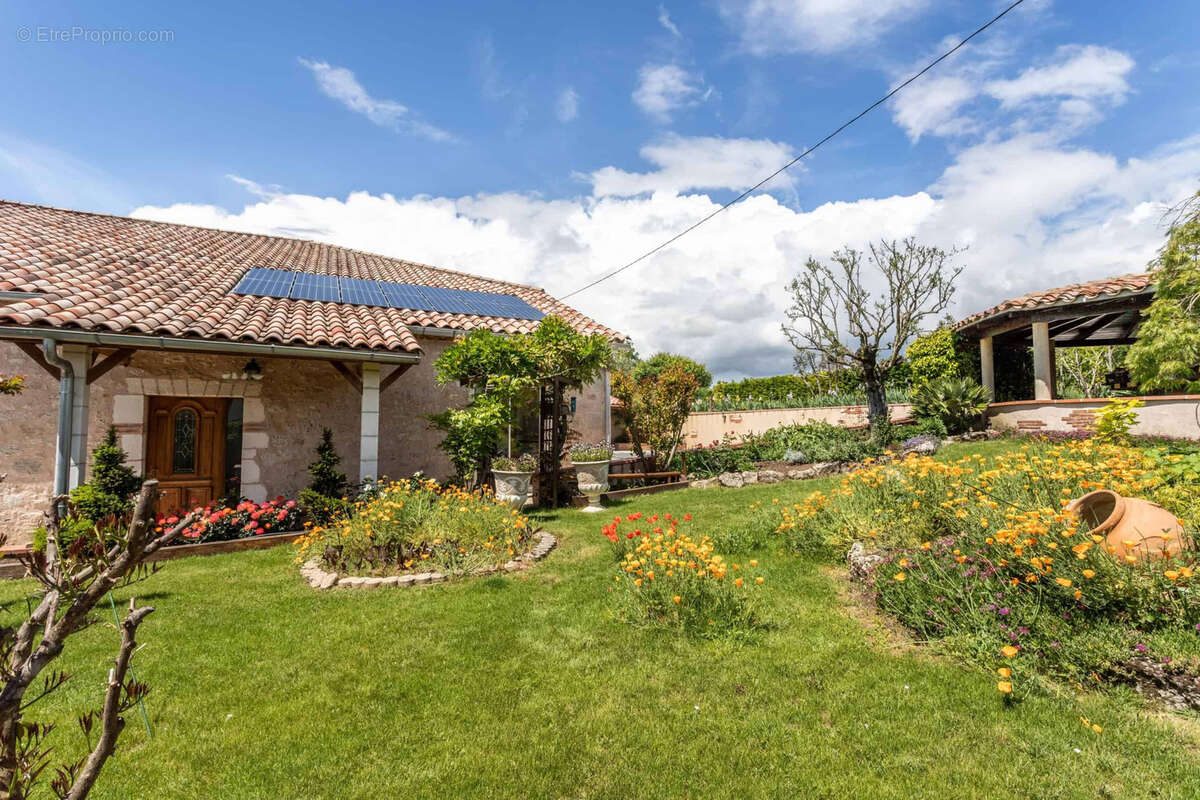 Stone barn conversion - photo 3