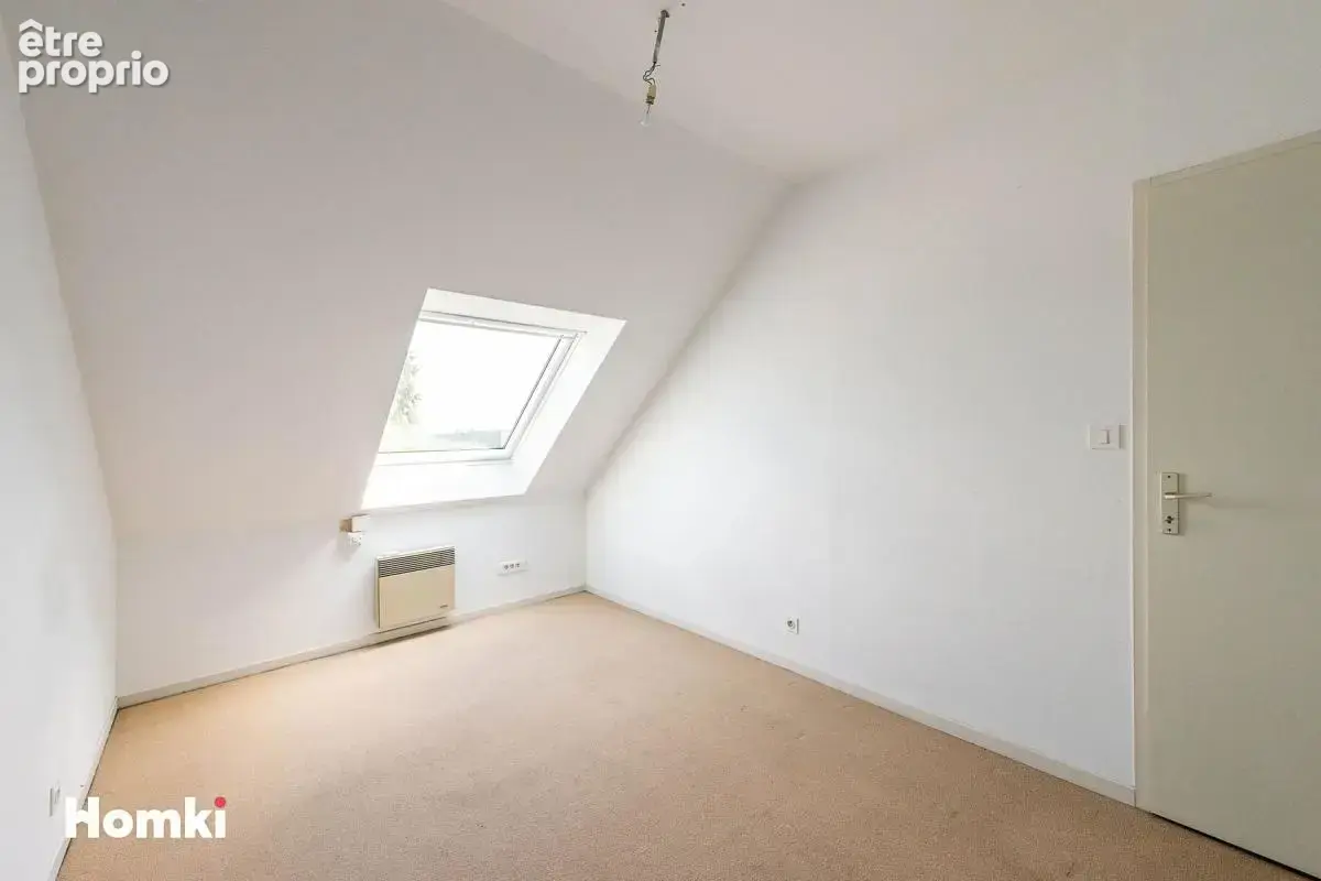SAINT-AMAND-LES-EAUX – Appartement duplex T3 avec terrasse, balcon, parking et ascenseur – Résidence recherchée - photo 13