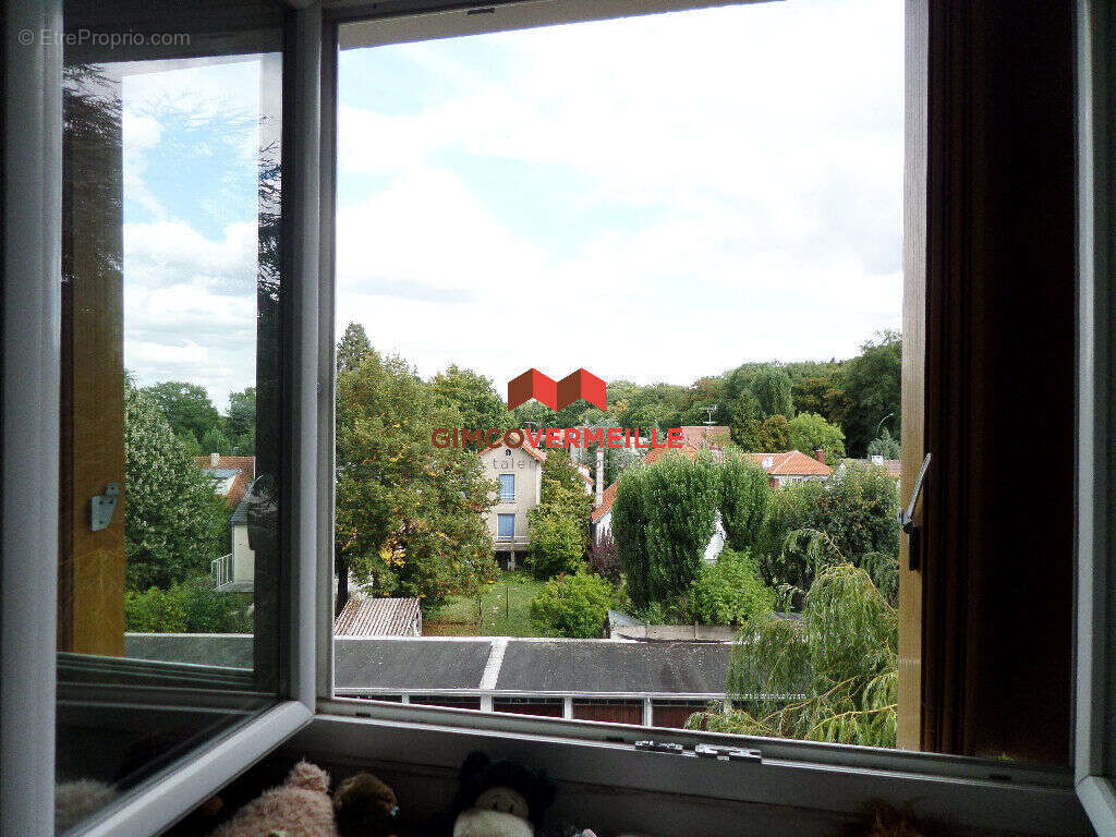 Appartement à LA CELLE-SAINT-CLOUD