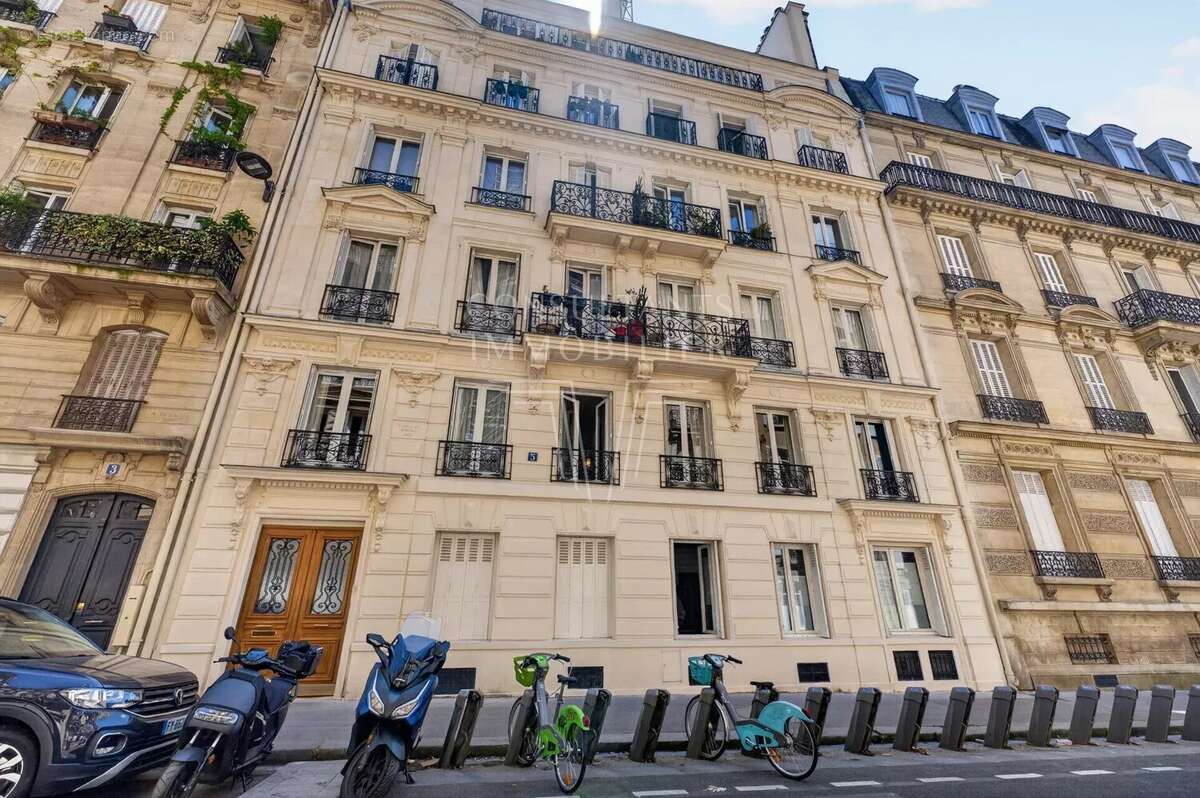 Appartement à PARIS-6E