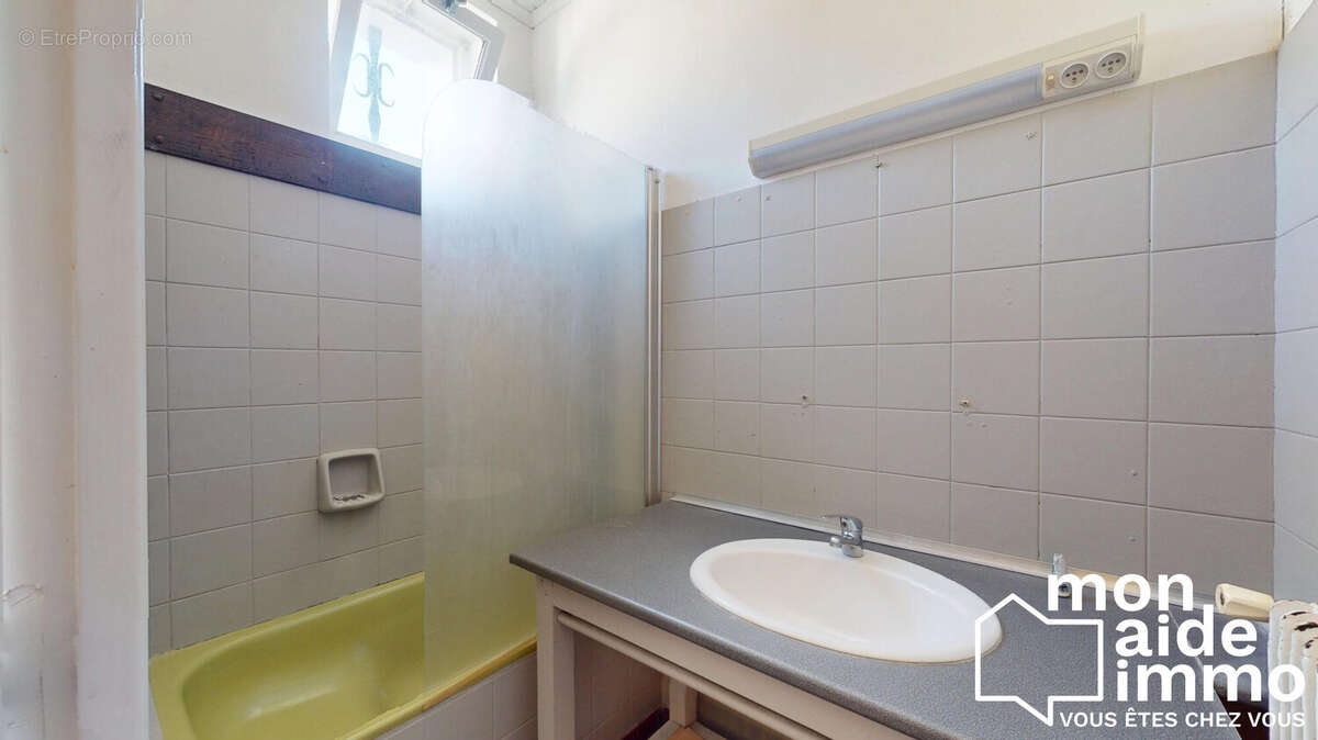 Appartement à PRECHAC