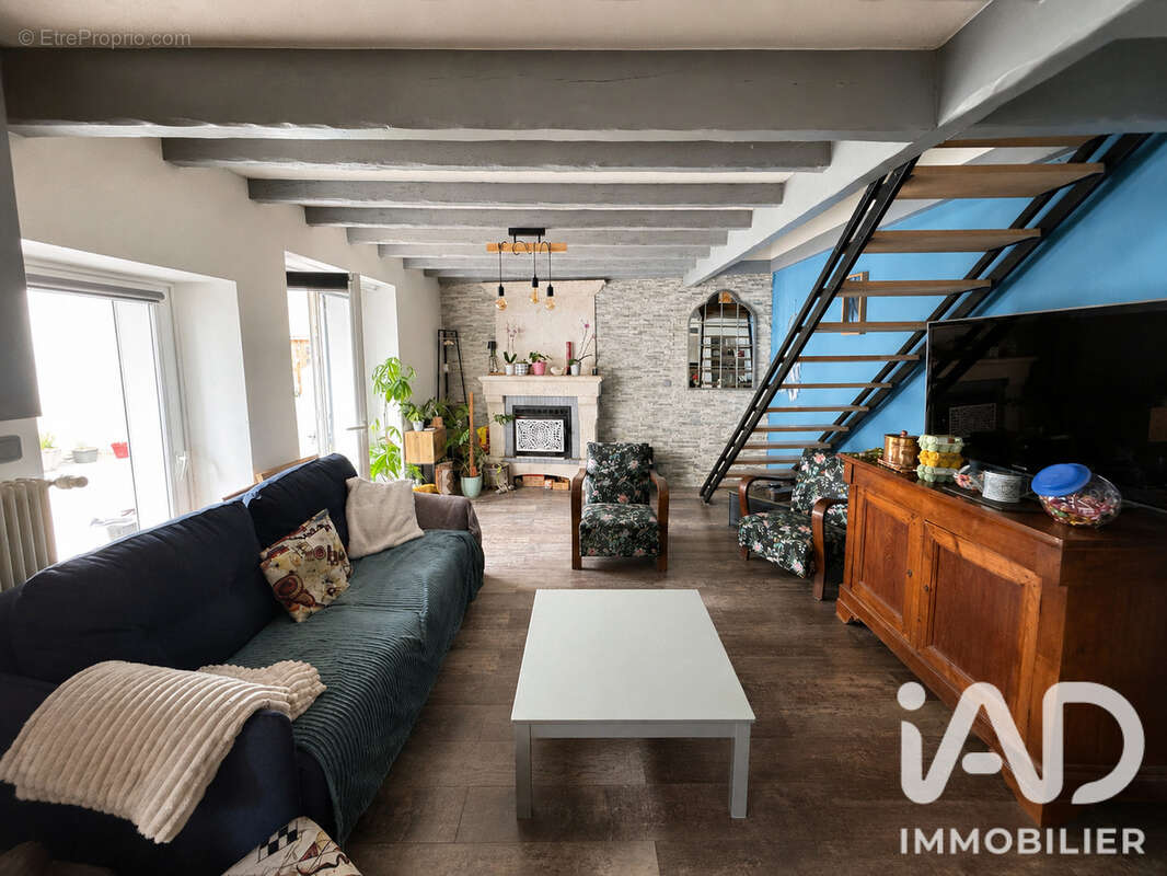 Maison 128 m² à Gond-Pontouvre  - photo 4