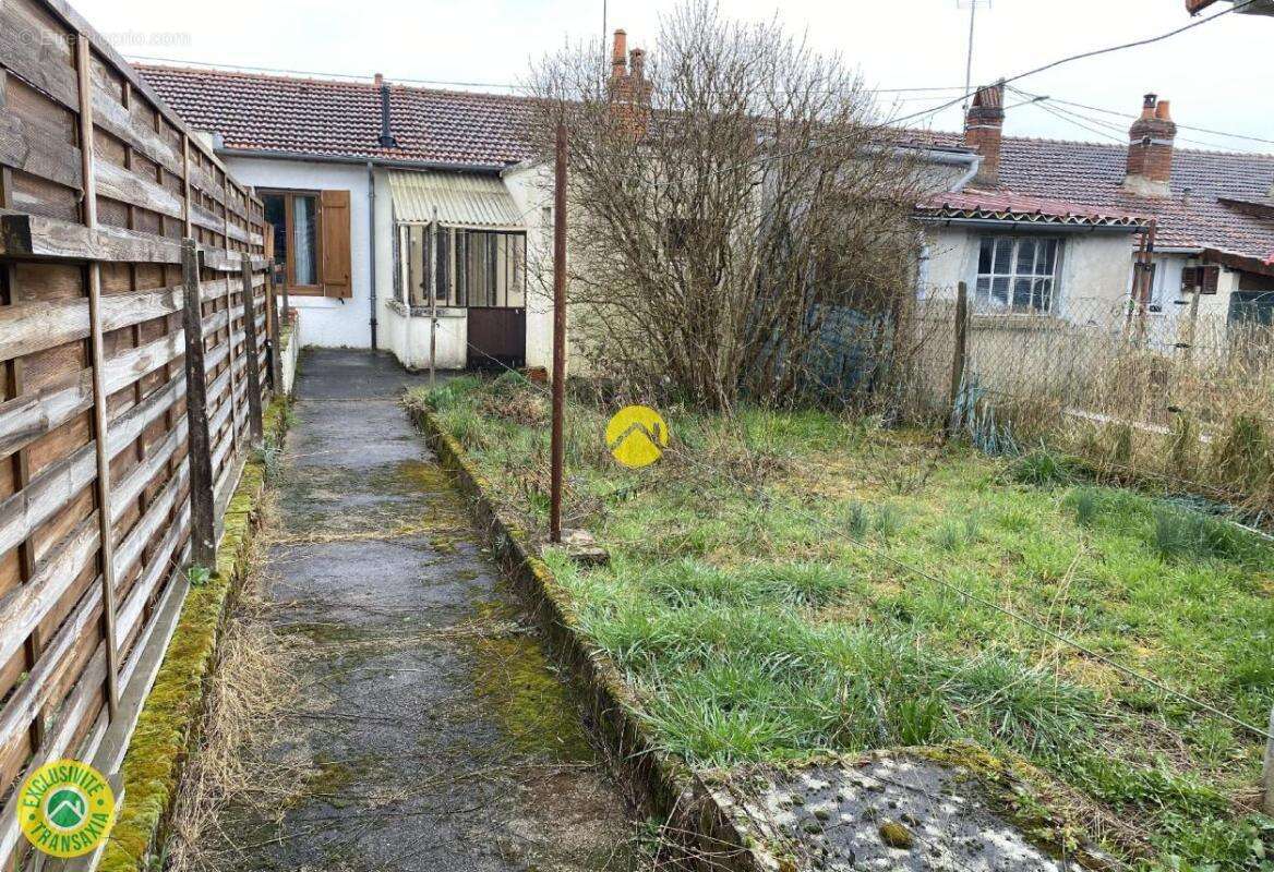 Maison à JOUET-SUR-L&#039;AUBOIS