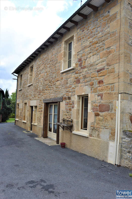 Dans village de caractere ou il fait bon vivre, idéal investisseurs ou grande famille dans leur premier achat - photo 14