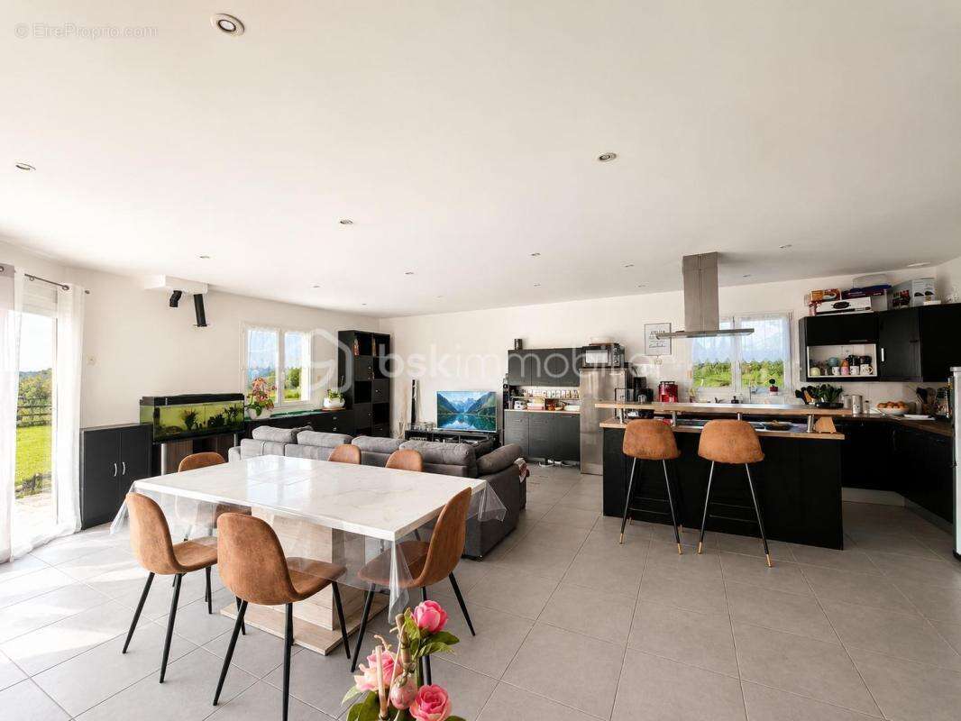 Maison à NOLLIEUX