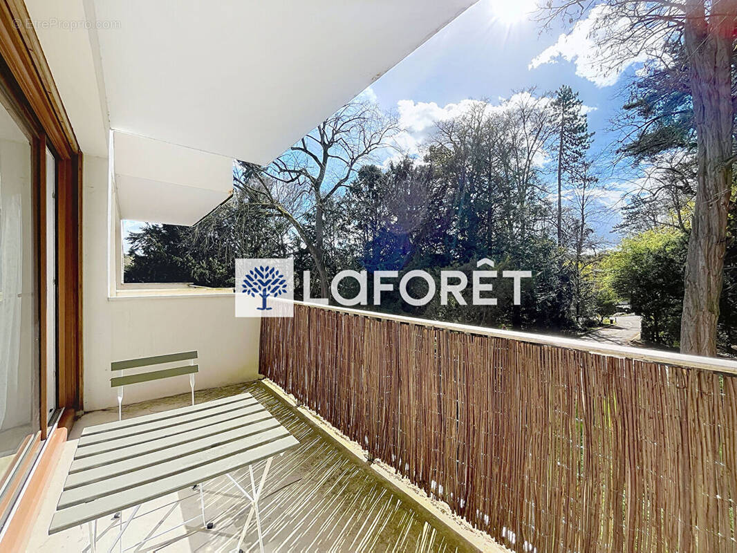 Appartement à L'ETANG-LA-VILLE