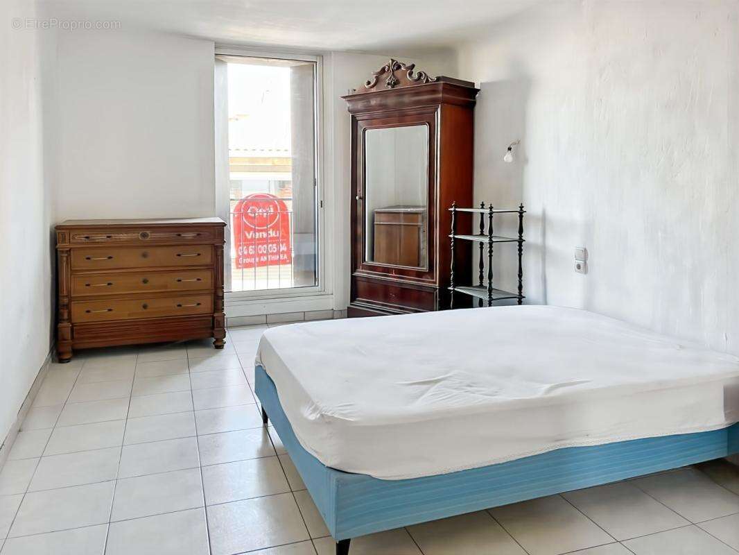 Vente immeuble à Marseillan avec appartement et locaux - photo 14