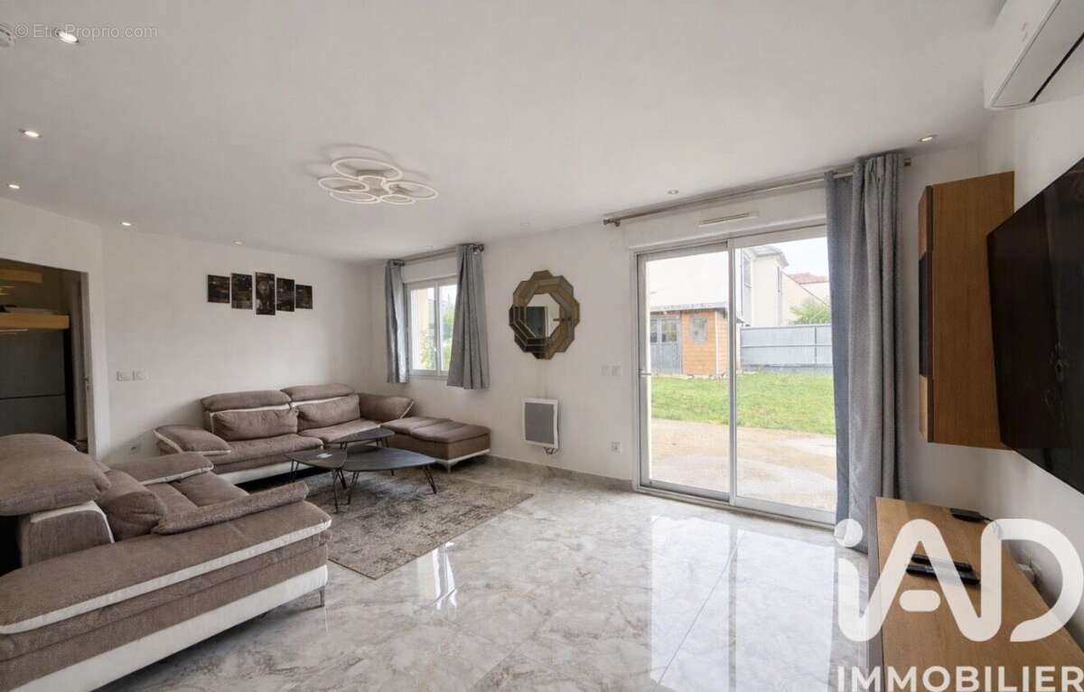 Photo 2 - Maison à MANDRES-LES-ROSES