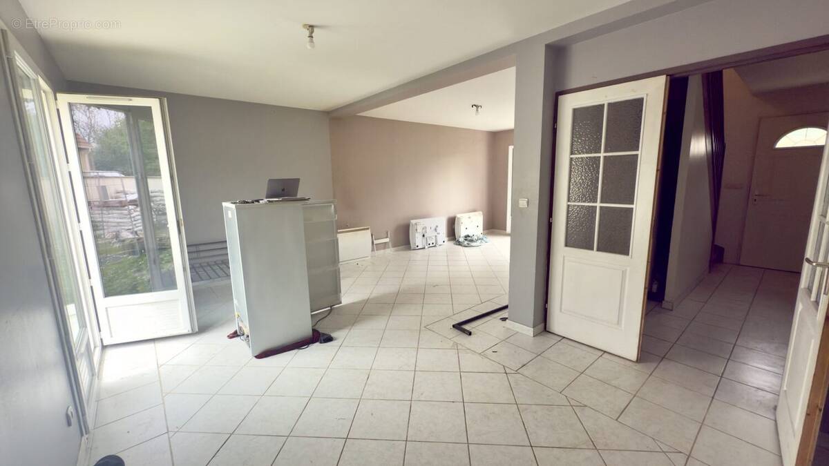 Maison à LES MUREAUX