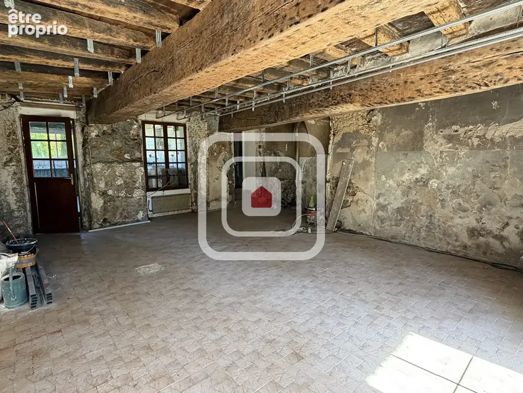 Ensemble immobilier de 278 m² avec jardin, piscine et dépendances - photo 7