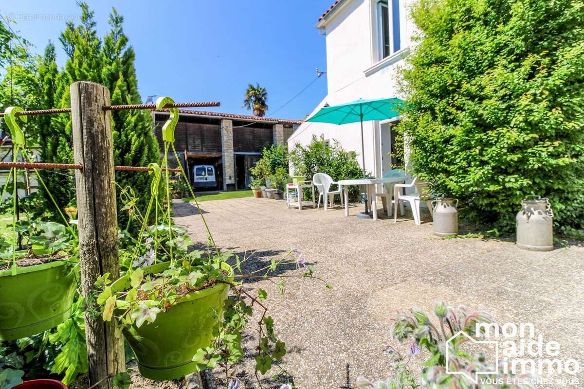 Maison à CIRE-D&#039;AUNIS