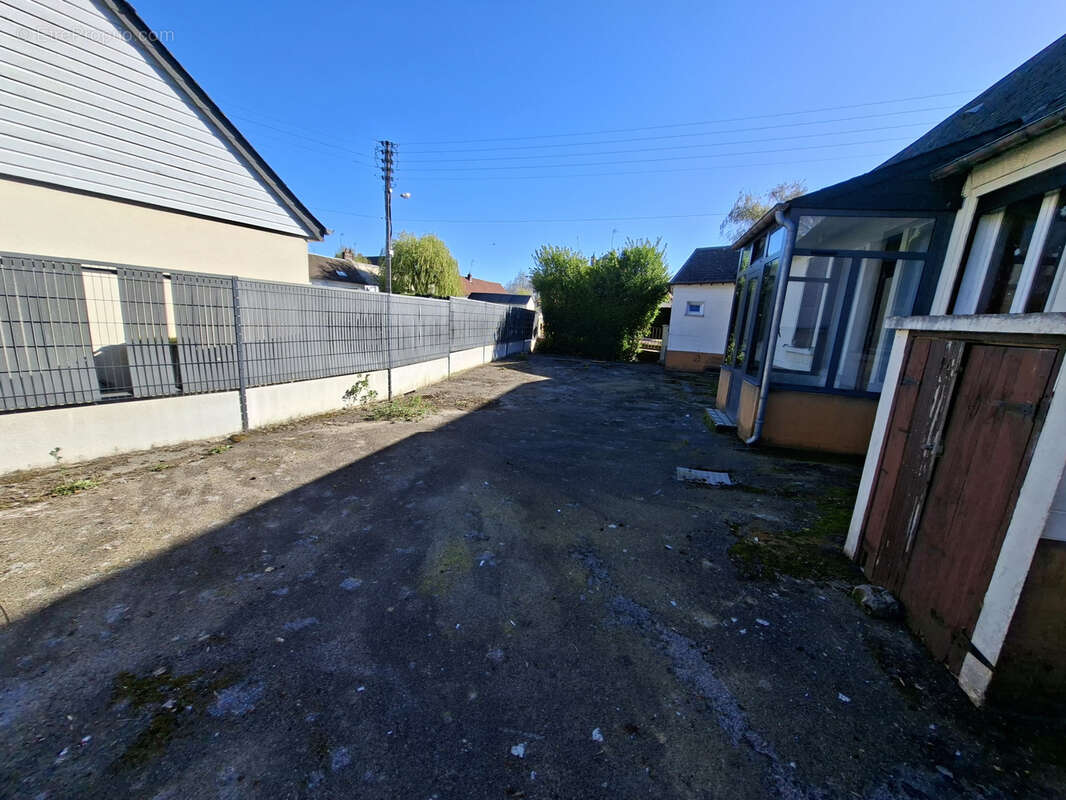 Maison à FEUQUIERES-EN-VIMEU