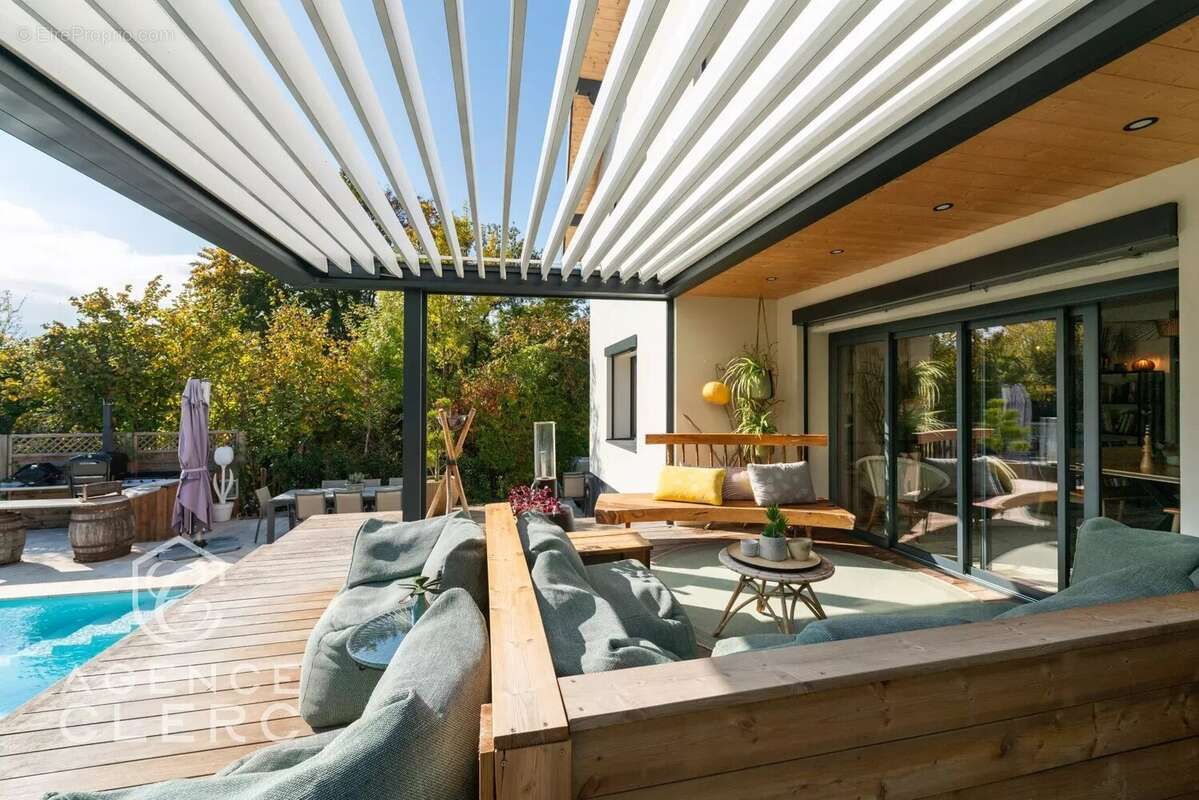 Maison à MENTHON-SAINT-BERNARD