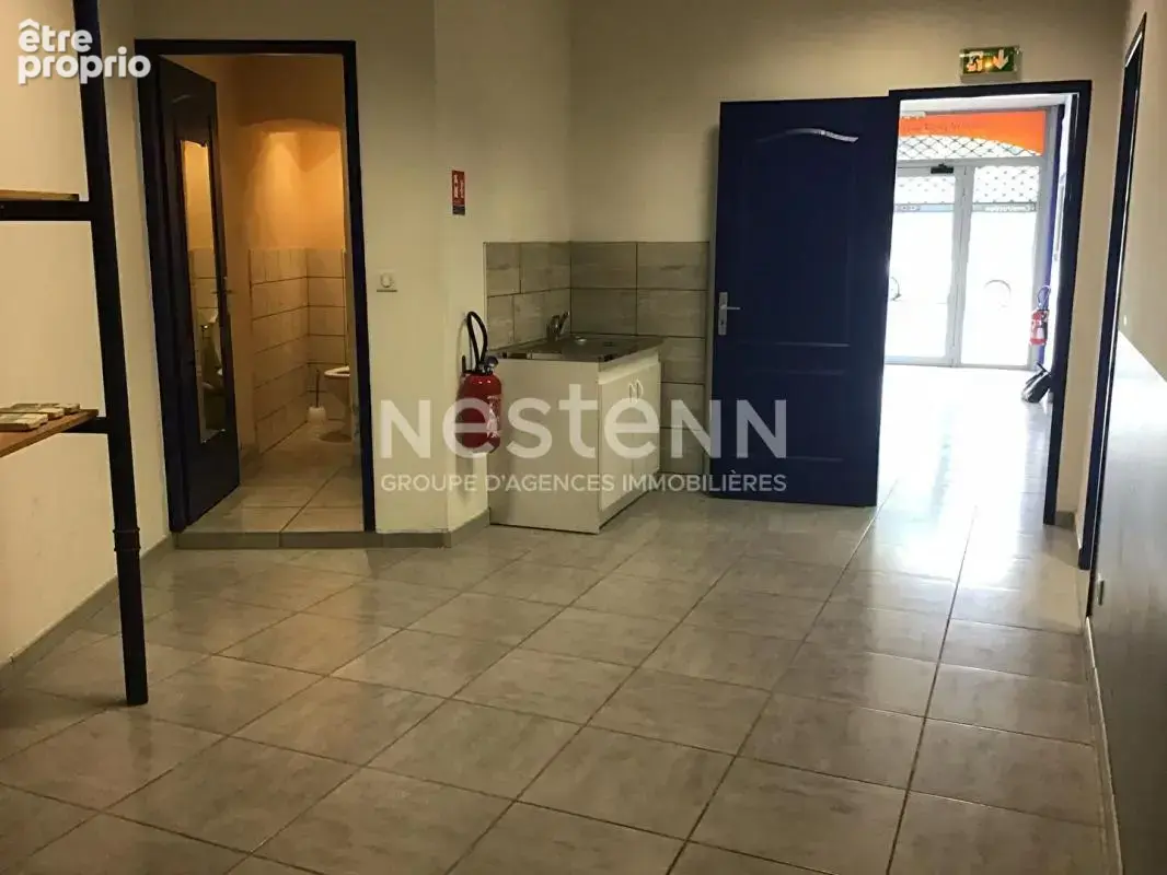 CARCASSONNE immeuble mixte avec local commercial libre et habitation T3 louée avec terrasse piscine - photo 12