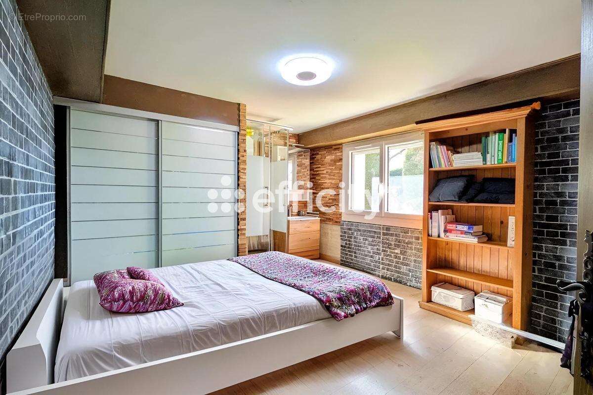 Maison à CRECHES-SUR-SAONE