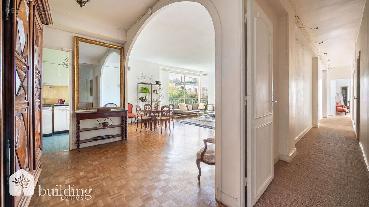 Appartement à NEUILLY-SUR-SEINE