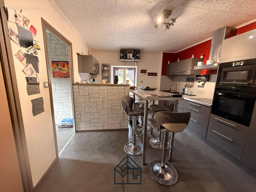 Appartement à SAINT-HAON-LE-CHATEL