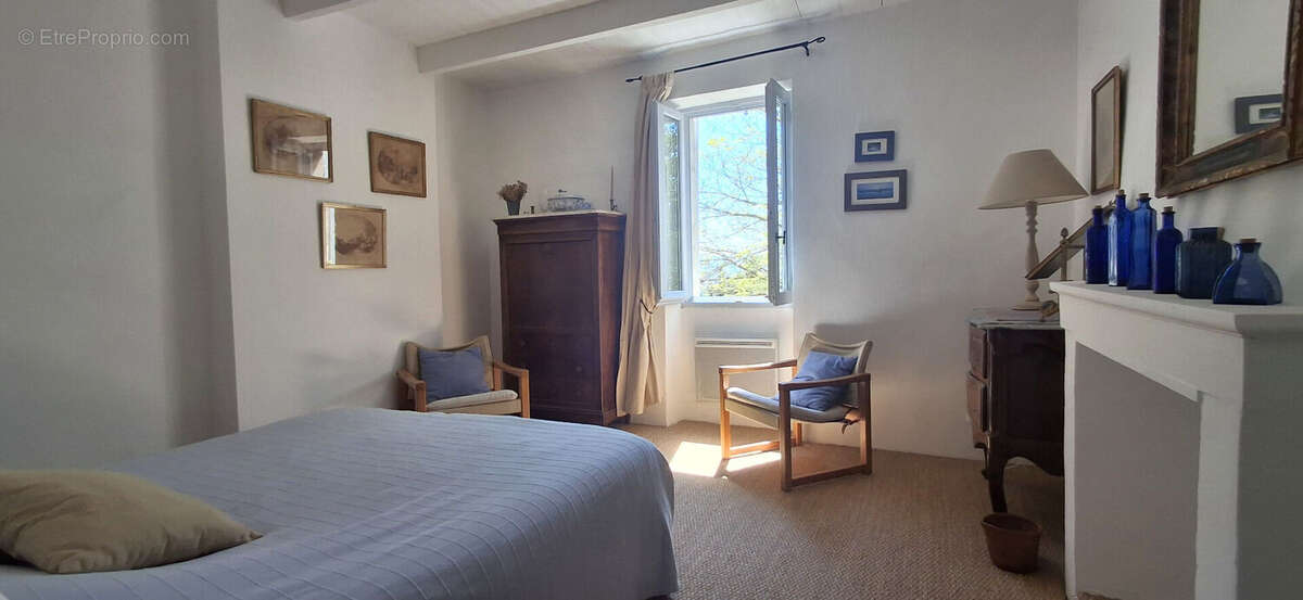 Maison à LA GARDE-ADHEMAR