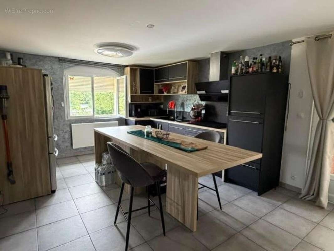 Maison 218 m² à Thevet-Saint-Julien  - photo 3