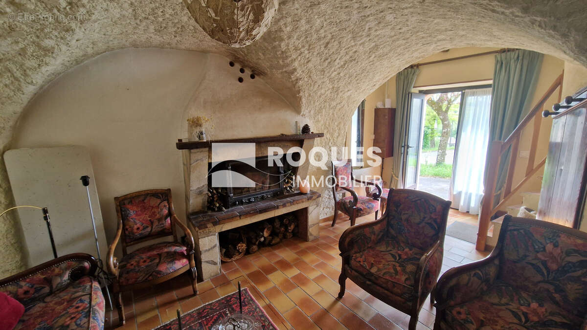 Maison à CORNUS