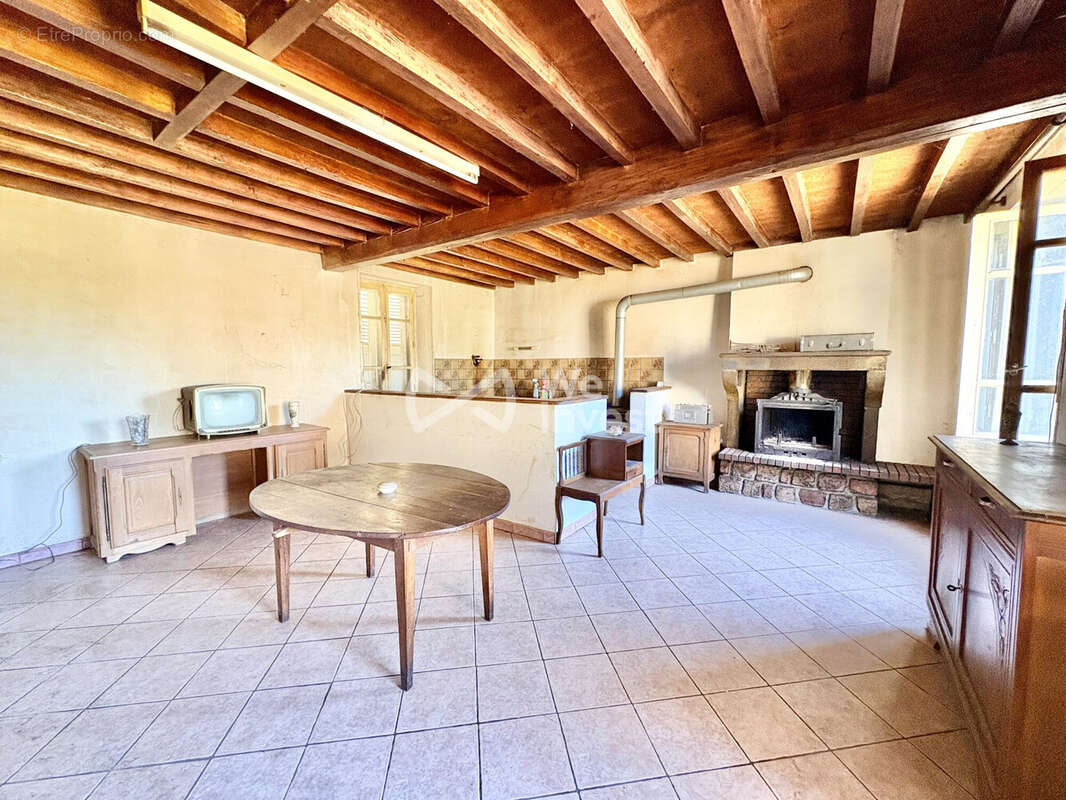 Maison 110 m² à Luzillat  - photo 4