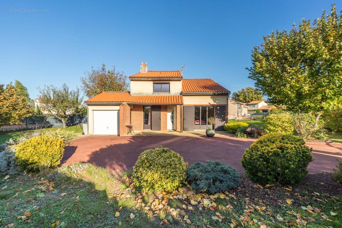 Maison à DREMIL-LAFAGE