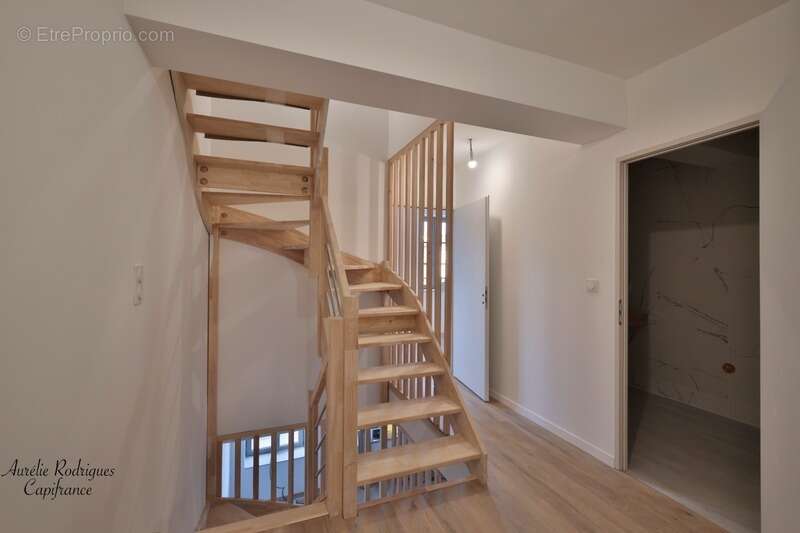 Maison à PONT-DE-VAUX