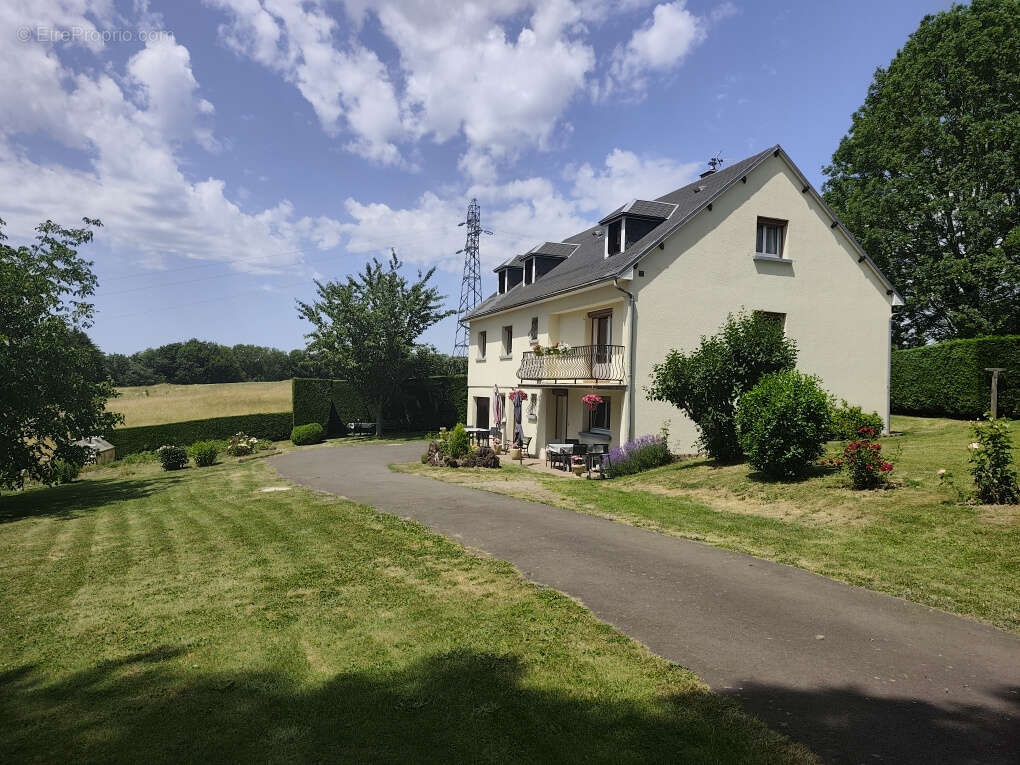 Maison 228 m² à Laqueuille  - photo 14