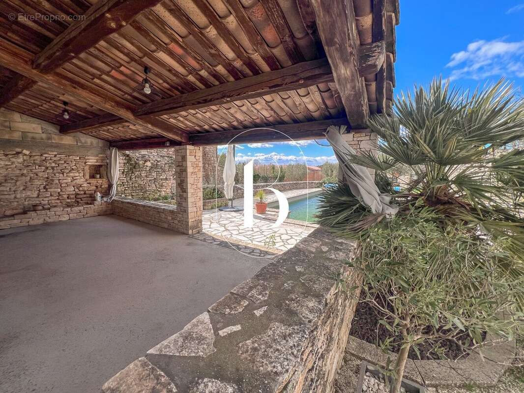 Maison à ORGNAC-L'AVEN