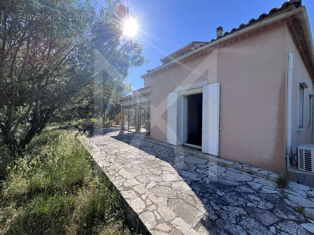 Maison à PEYROLLES-EN-PROVENCE