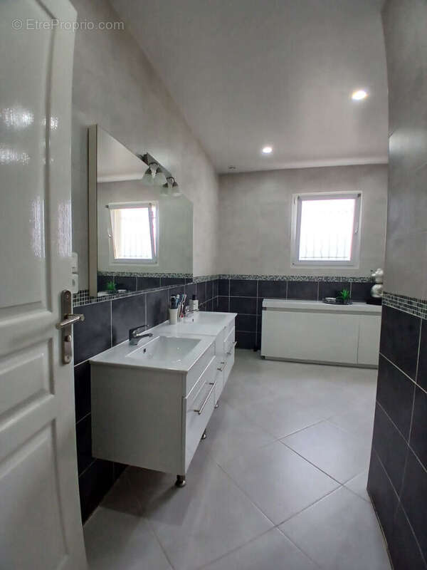 Maison à SAINT-SULPICE-DE-ROYAN