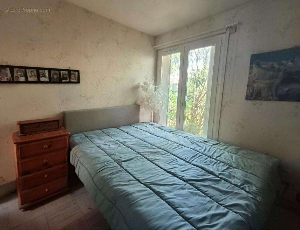 Maison de plain-pied avec grand garage, jardin et panneaux solaires - Saint-Christoly-de-Blaye (33920) - photo 10