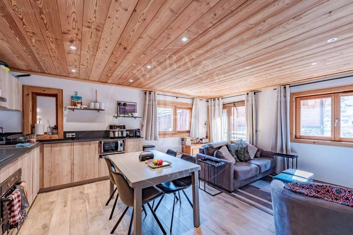 Appartement à LES ALLUES