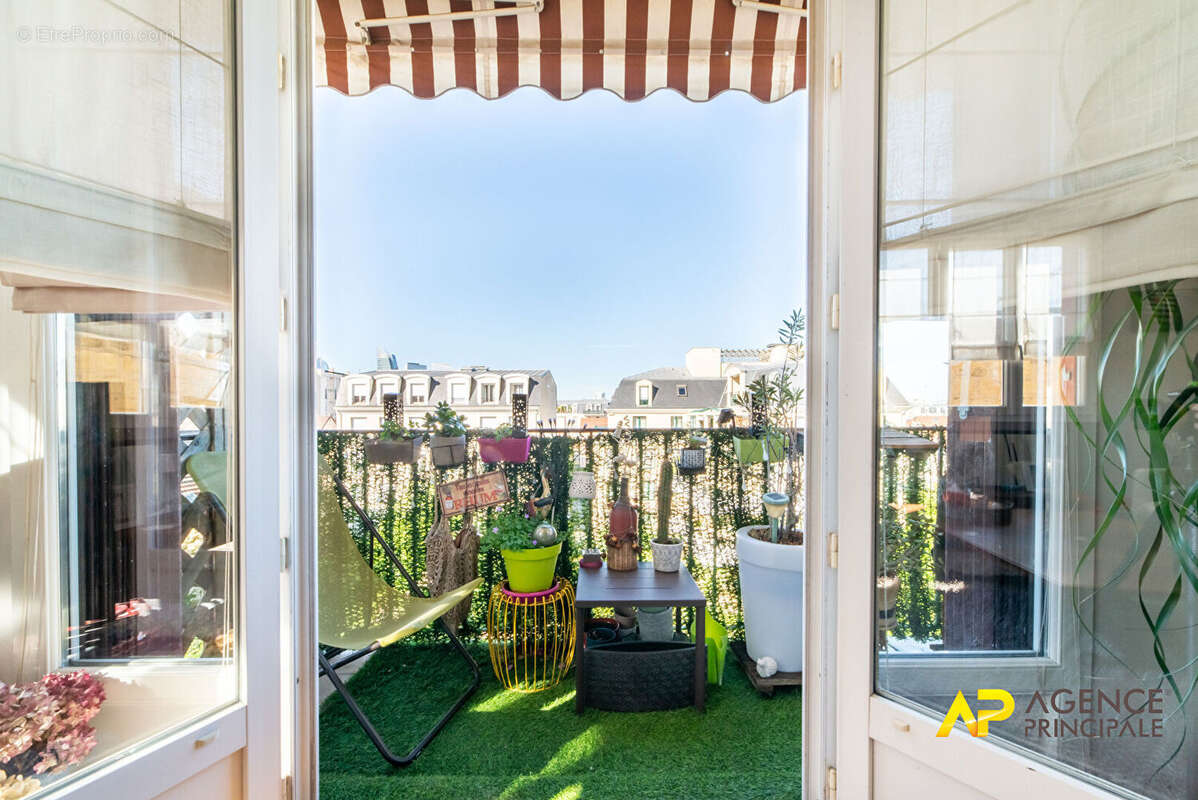 Appartement à LA GARENNE-COLOMBES