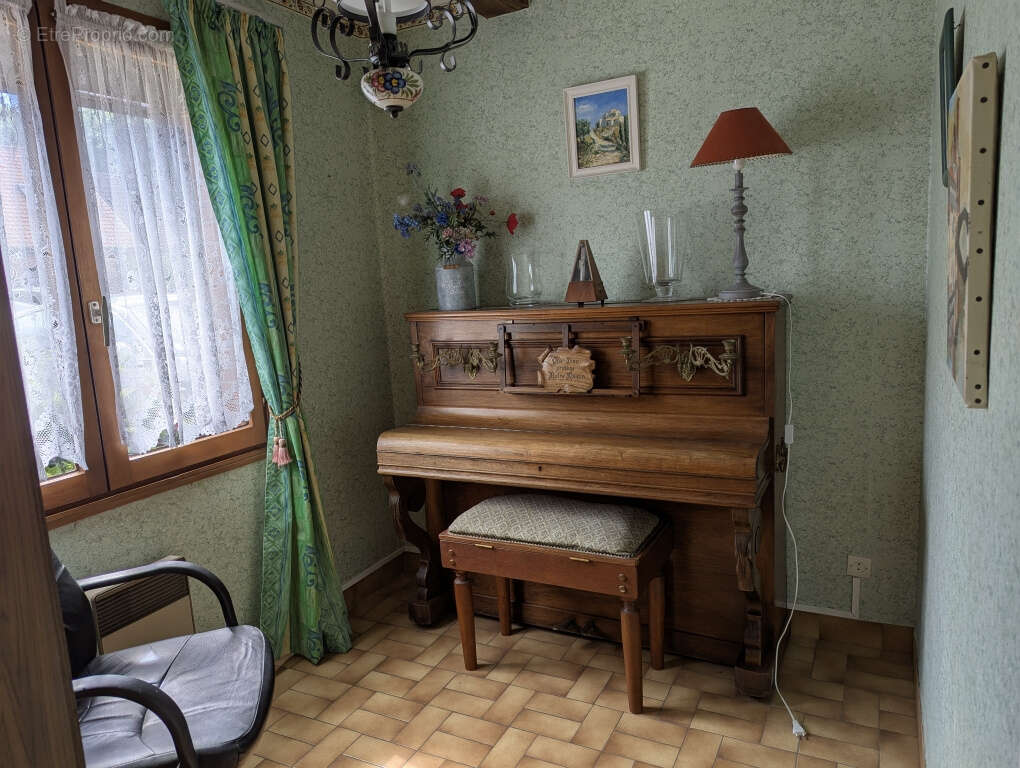 Maison à BRUAY-LA-BUISSIERE