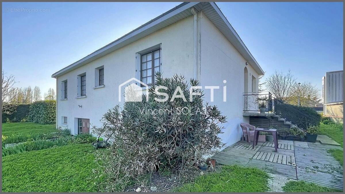 Photo 1 - Maison à SAINTE-GEMME-LA-PLAINE