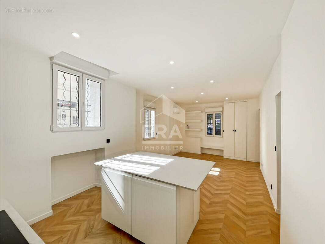 Appartement à MARSEILLE-4E