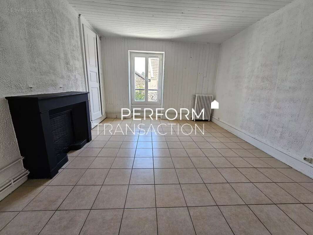 Appartement à RIVES