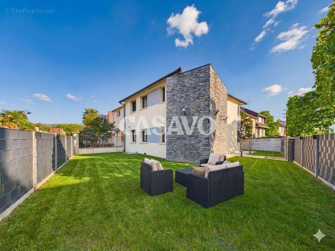 Maison à LE BLANC-MESNIL