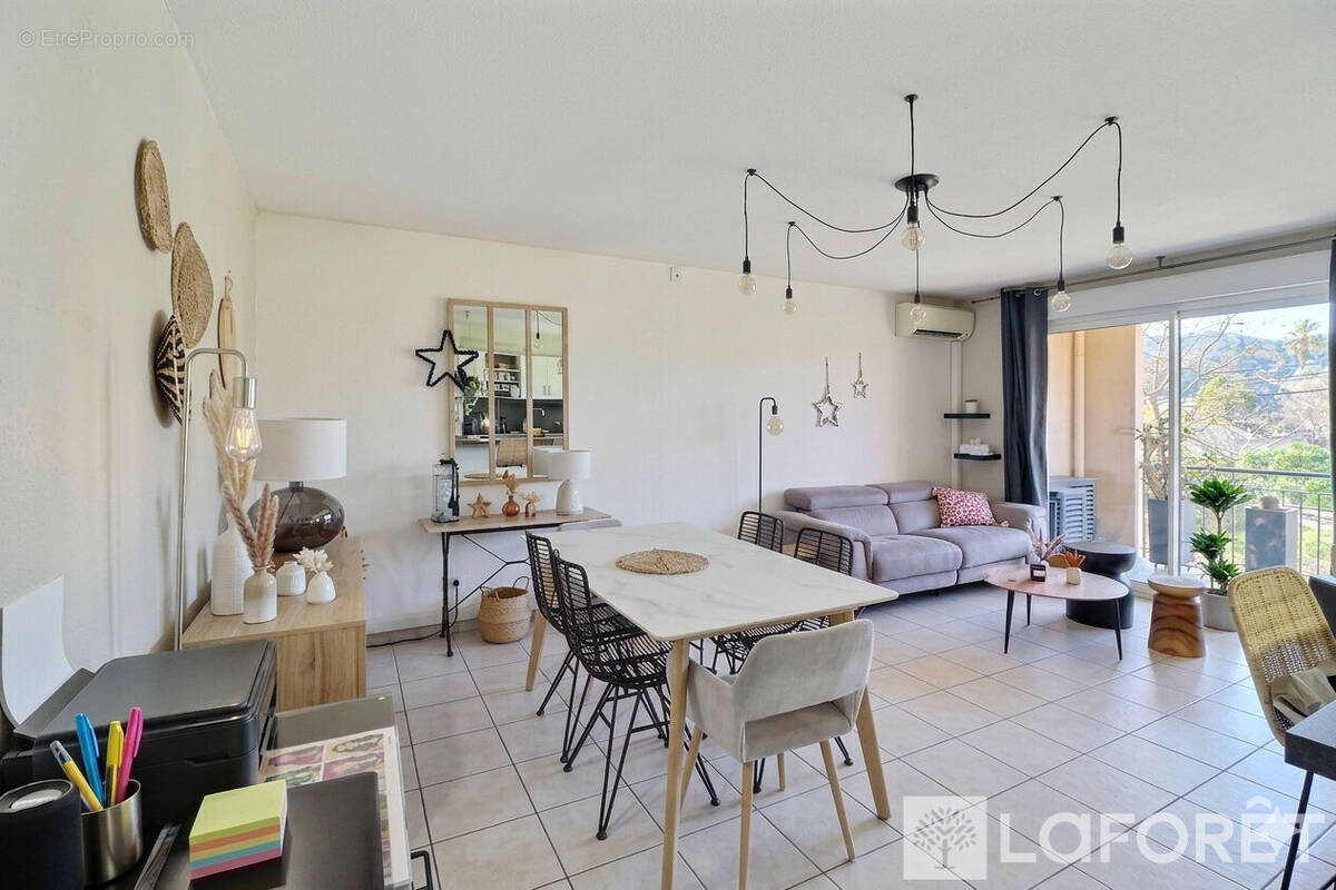 Appartement à HYERES