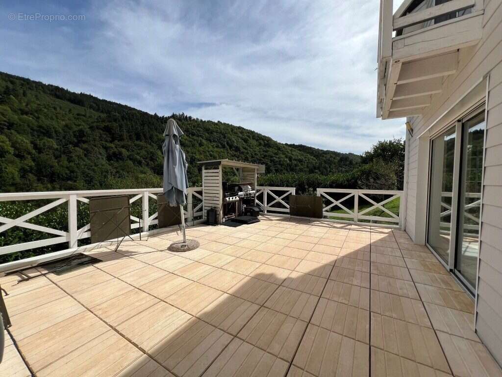 Maison à SAINT-LEGER-DE-PEYRE