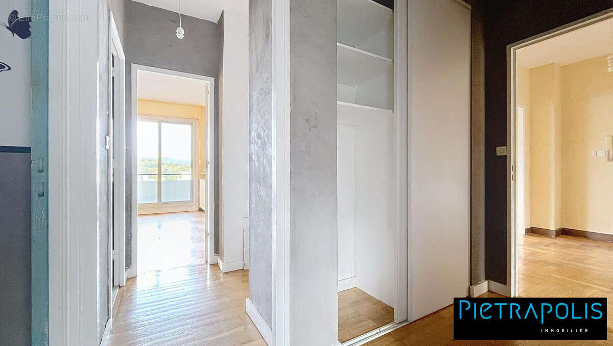 Appartement à SAINTE-FOY-LES-LYON