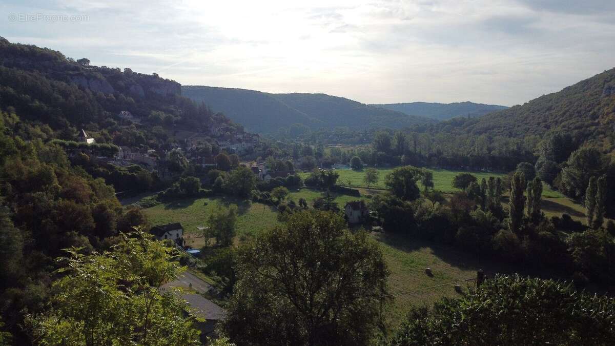 Maison atypique à flan de falaise avec une vue magnifique sur la vallée du Célé - photo 3